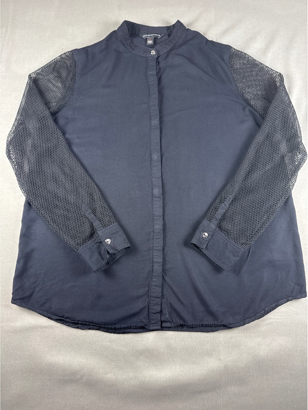 Rock & Republic Black Mesh Sleeve Shirt Large
